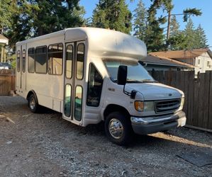2002 Ford E-450