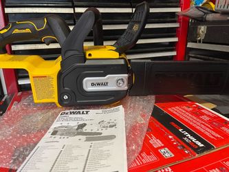 DEWALT 20V MAX  CORDLESS  CHAINSAW # DCCS621  new out the box never used (((TOOL ONLY)))