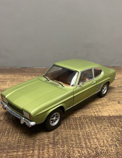 MINICHAMPS 180 08900 FORD CAPRI 1700 GT 1969 LIGHT GREEN METALLIC