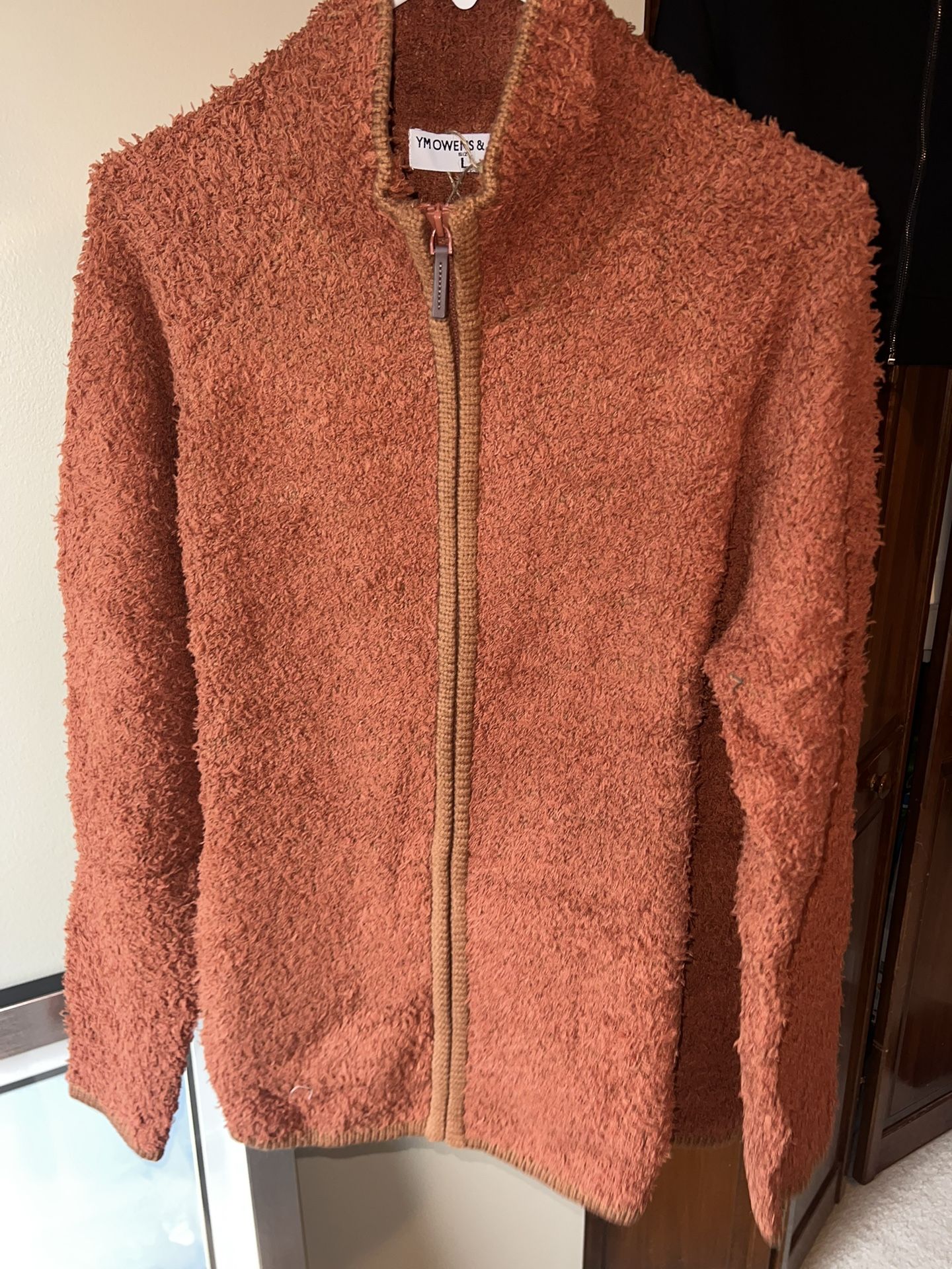 Size large Zip Up