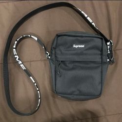 Supreme SS18 shoulder bag black vnds