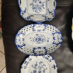 Lillian Vernon Blue White Decorative China Plates Dish 3 Piece Set