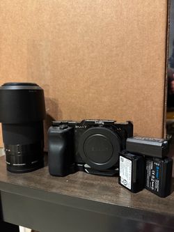 Sony ZVE10 Camera with lens