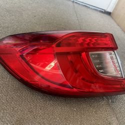 Tail light driver side left rear Honda accord 2018-2022