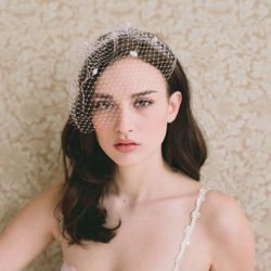 Unique And Chic Wedding Veil 