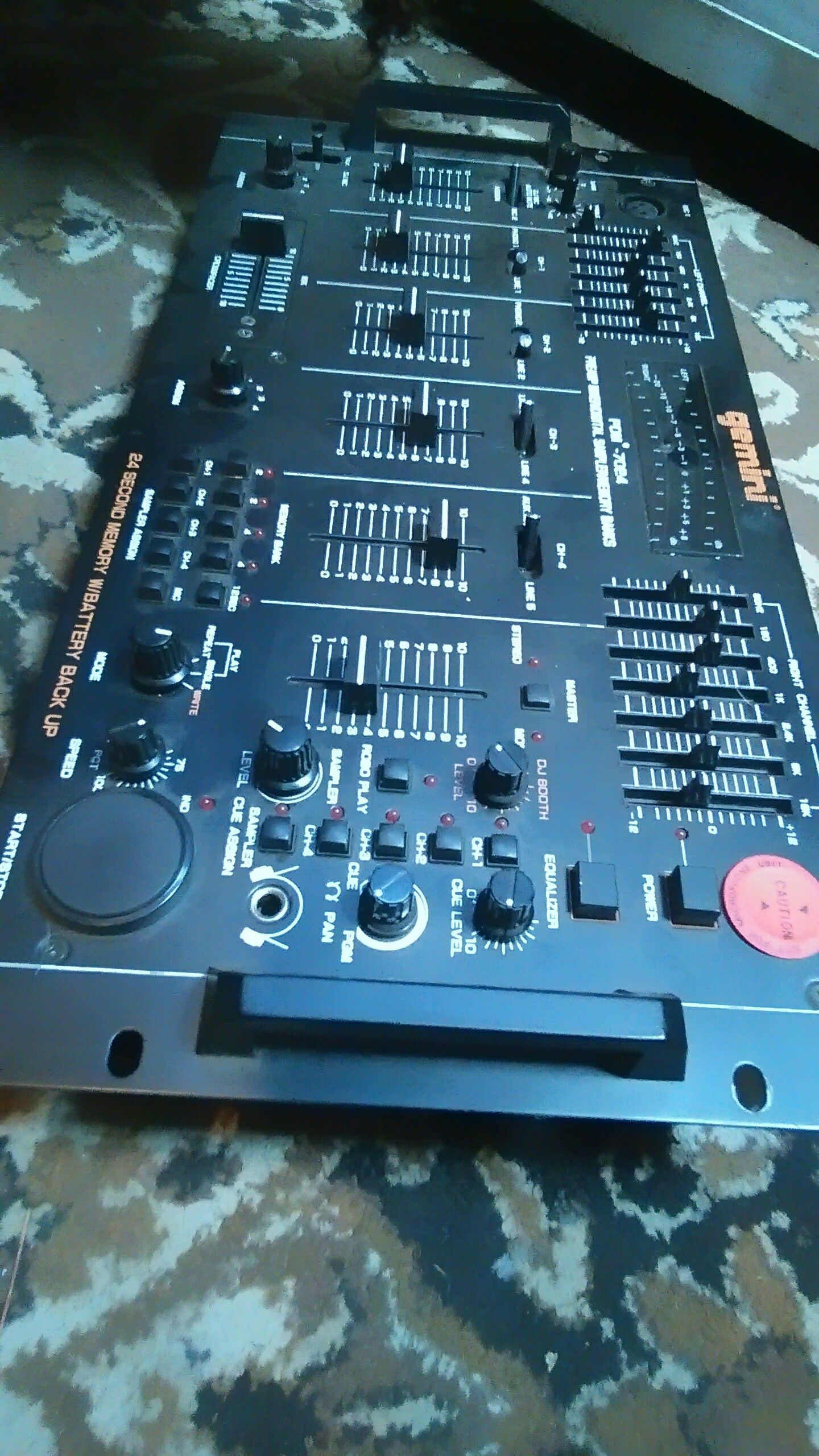 Gemini PDM-7024 5channel mixer/sampler/loopstation