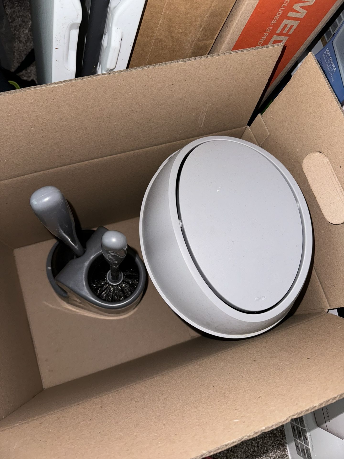 Bathroom Trash Can & Plunger/Brush Set