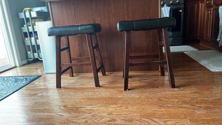 Set of 2 Wooden Bar Stools with Padded Seat