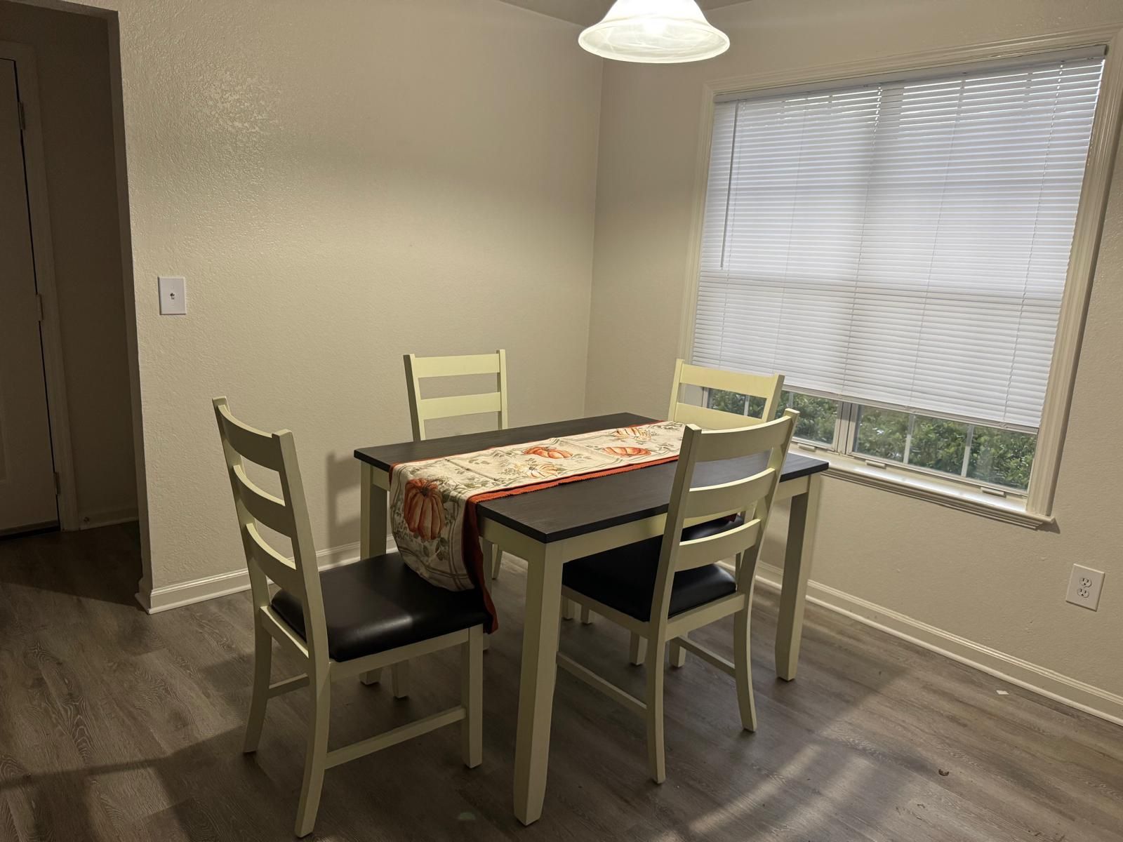 Dining Room Table 