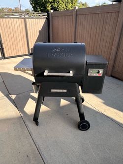 Traeger 650 Ironwood Smoker