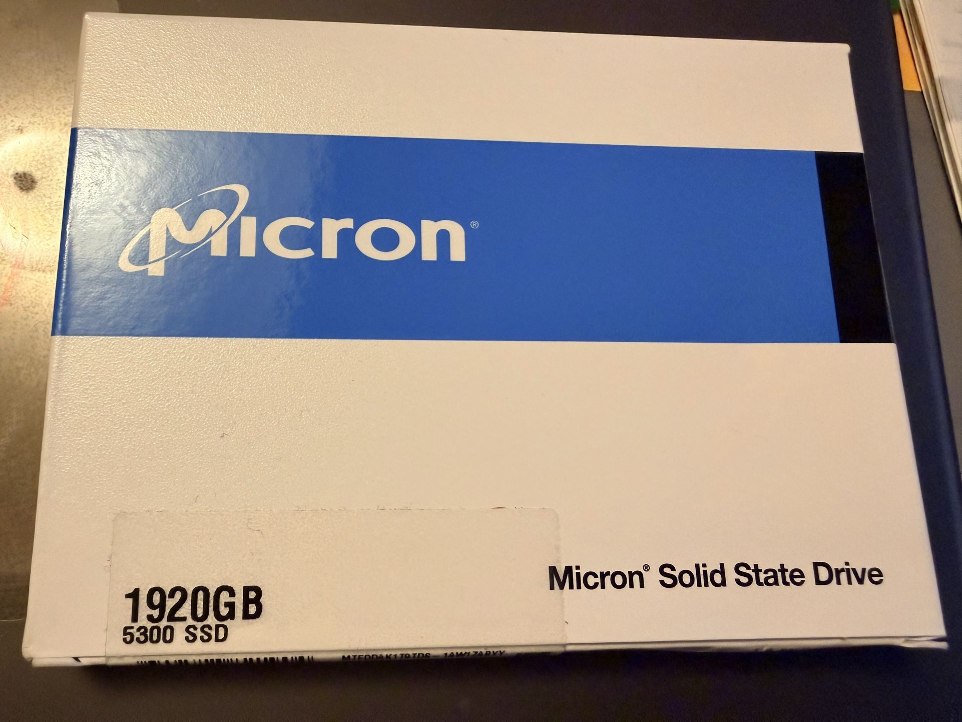 Micron 5300 Pro 1920GB SATA & UsB3.1 SATA cable - sealed