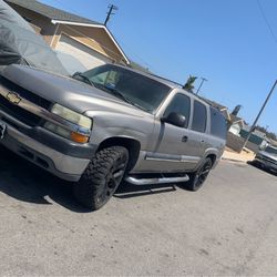 Part Out 2000 Chevy Suburban 