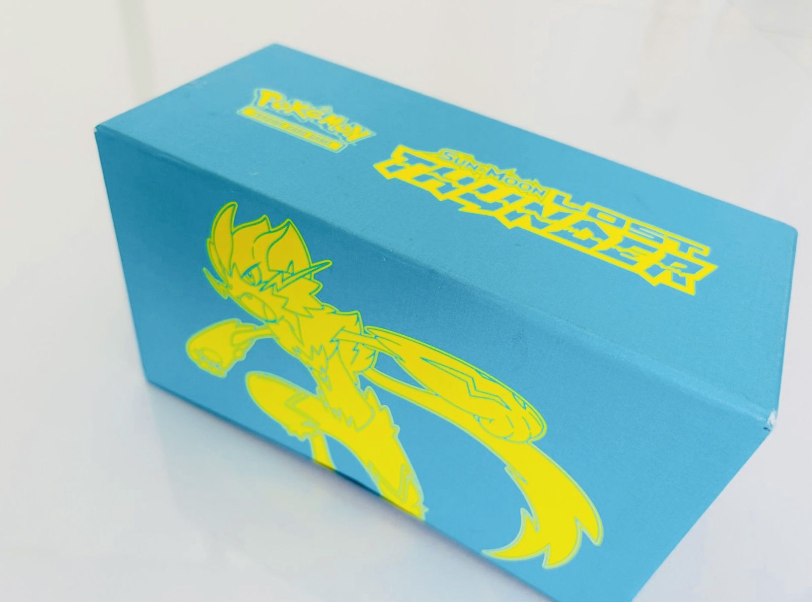 Pokemon Lost Thunder Elite Trainer Box (ETB + 50 Surprise cards !