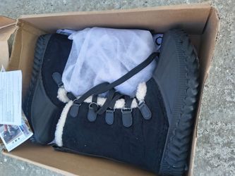 Journee Collection Women's Blizzard Winter Boot. Size 7
