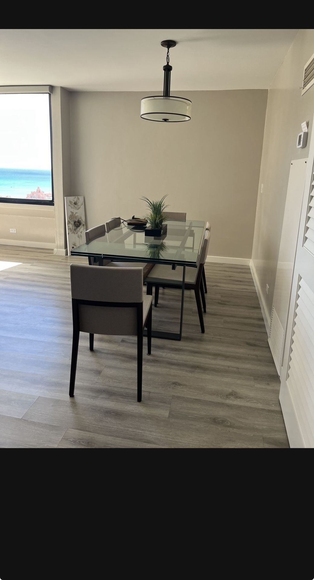 Dining Room Table with 6 chairs