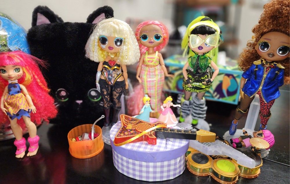 LOL DOLLS & Assecories