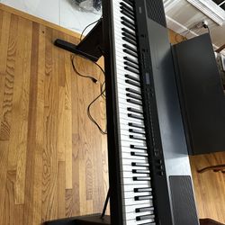 YAMAHA Electric Piano Keyboard P-150