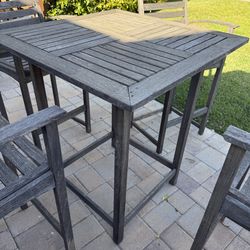 Outdoor dining table and chairs
