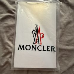 Moncler Women’s  Black Wool Knit Beanie With Pom Pom