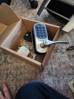Yale Assure Lever (Includes Wi-Fi Bridge And Sledge Optional Alternate Keyway)