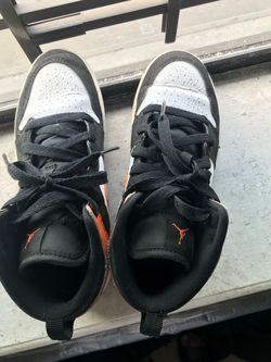 Nike jordan 1s