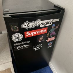 Mini Fridge 