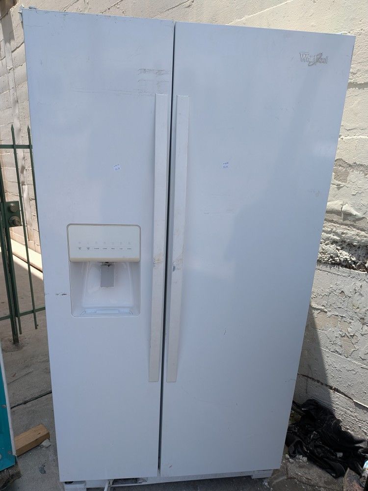 Whirlpool Refrigerator With Ice Maker