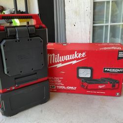 Milwaukee M12 Pack Out Floodlight With Usb Charging Tool Only Battery And Charger Not