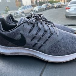 Nike Mens. Running Shoes. 10.5. 