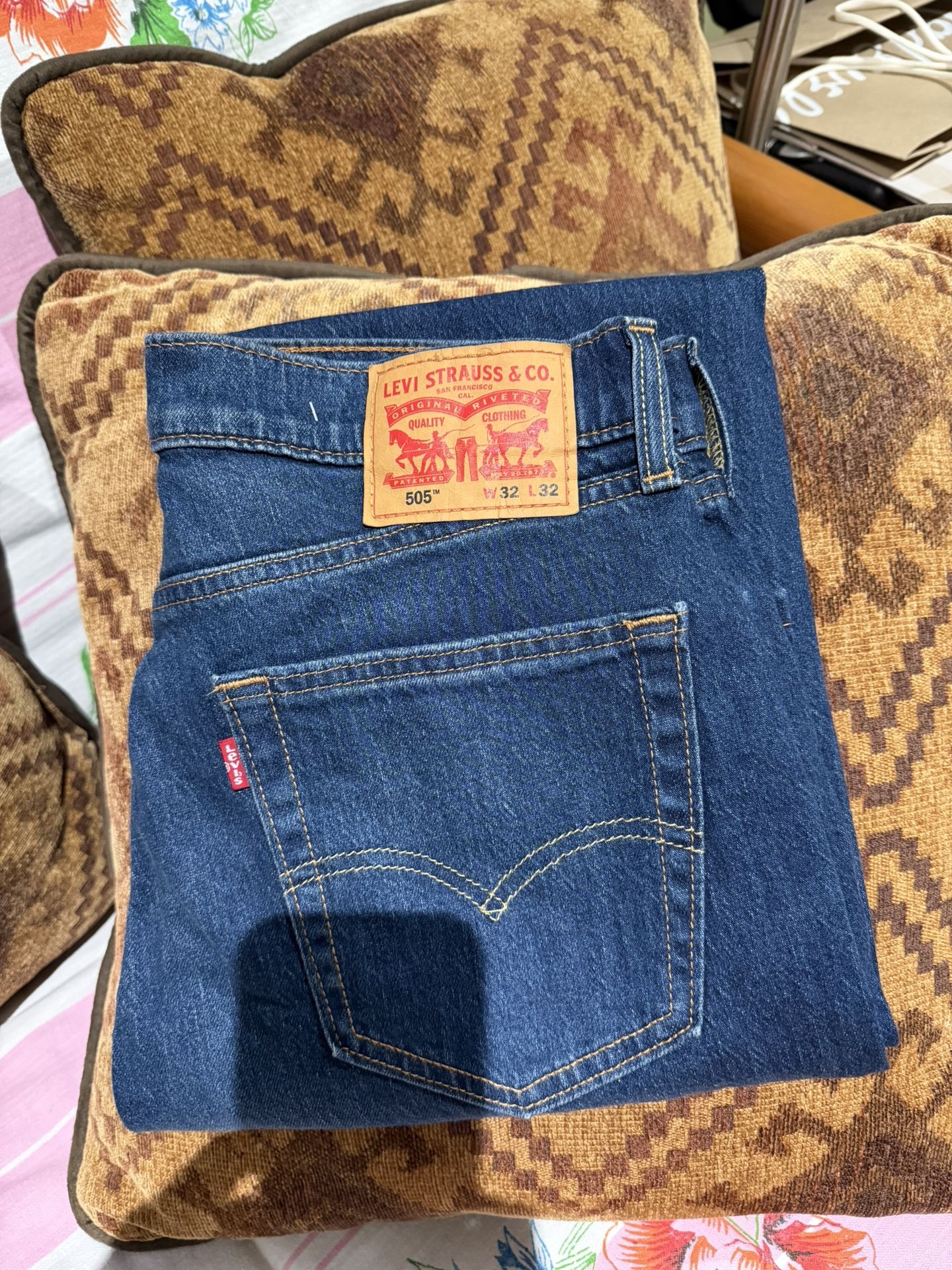 Brand New 505 Regular Levis Jeans for $22 each. 2 Sizes 32/32 & 2 Size 30/30. 2