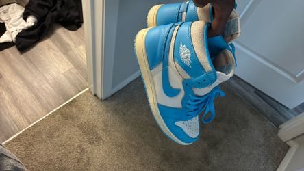 Jordan 1 Bleu Poundre Fonce