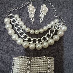 Lady's Jewelry Set