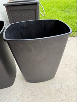FREE!  2 Trashcan waste baskets  7.5g