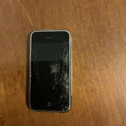 Apple iPhone 3GS 8 GB Black Cracked Screen