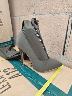 Woman's Shoes
