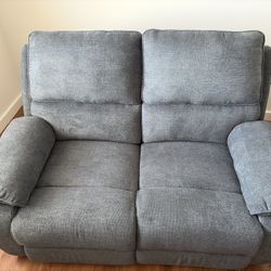 RECLINER LOVESEAT