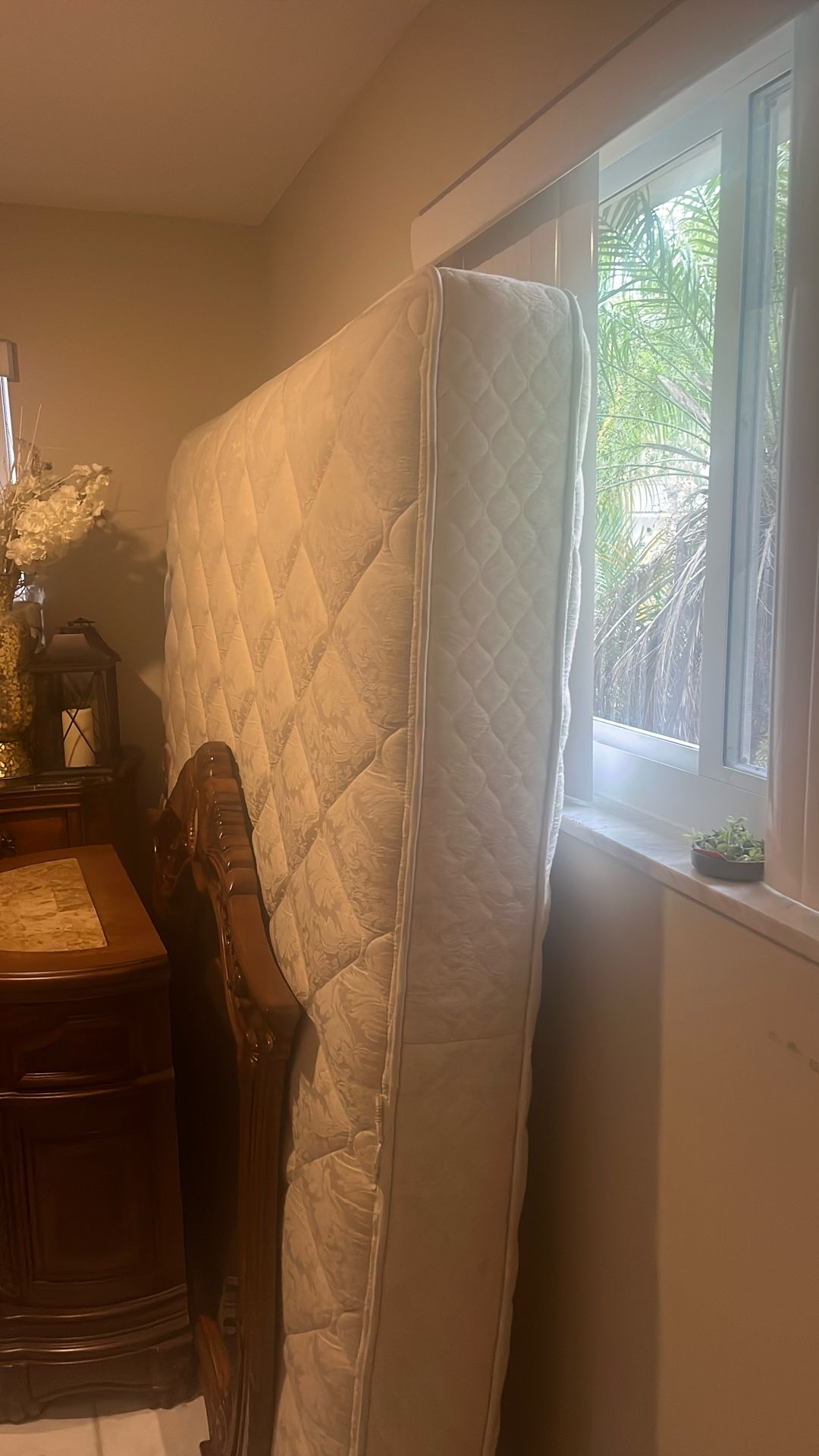 King Mattress And Box Springs