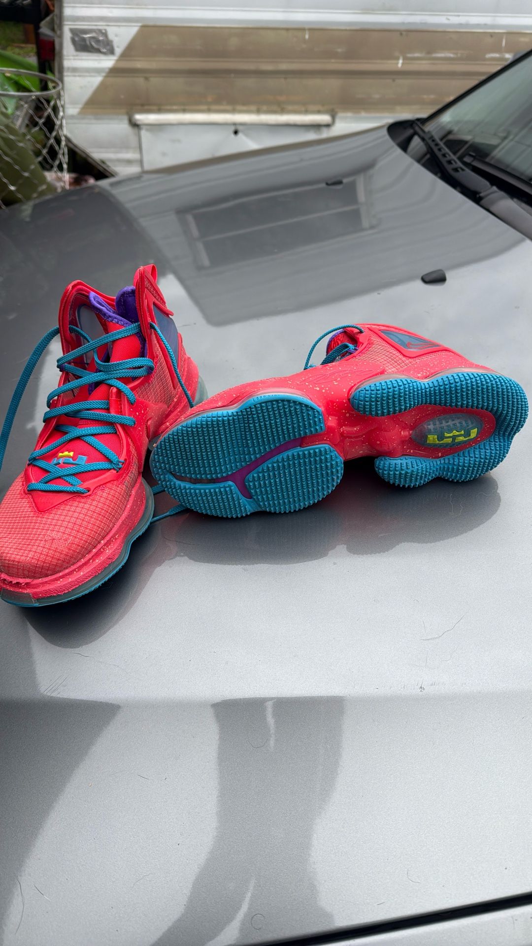 LeBron 19 Basketball Shoes Size 9 Women’s. 7 Men