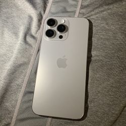 New Apple iphone 15 pro max Natural 256gb Unlocked With Applecare & Battery Health 100%