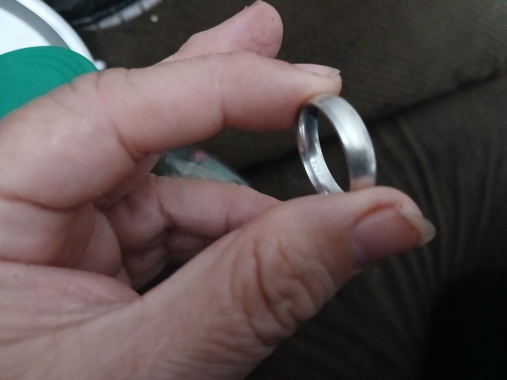 Sterling silver Ring Size 10 good condition.