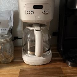 Bella Coffee Maker With Reusable Liner