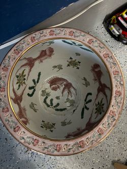 Hand painted ceramic Chinese flower pot