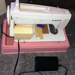 ~Vintage Merritt 2404 Sewing Machine ~$100 OBO~