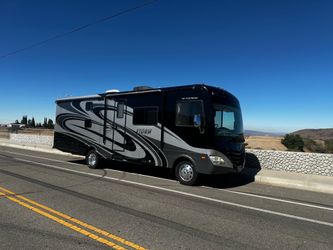 2013 Fleetwood storm 32’ bunk house