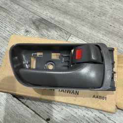 2006 Toyota Sienna - Front, Passenger Side Gray Interior Door Handle, With door lock button