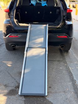 PetSafe Telescoping Dog Ramp for SUV, Car & Truck – Heavy Duty Aluminum – Excellent Condition