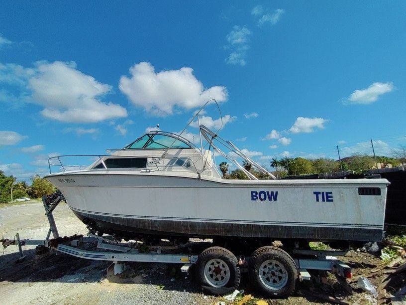 24' Fishing Boat