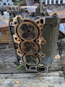 Yamaha 250 4 stroke cylinder head