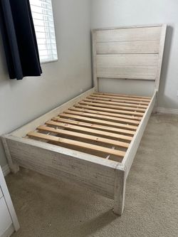 Solid Wood Montauk Distressed Panel Bed - Rustic Off-White - Twin