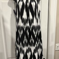 Sleek Monochrome Ikat Print Shift Dress